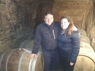 Roberto Costa e la figlia Viviana nella cantina vecchia della Teo Costa Selezione Giobbe