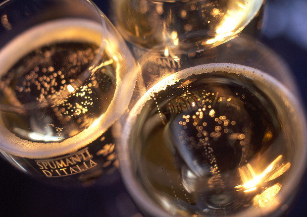 Spumanti2Bd2527Italia2Bexport2Bbollicine2Bitaliane2BProsecco2Bleader2Bvinialsupermercato.it2BANSA 1