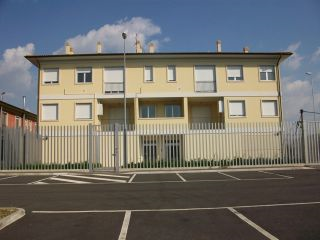 Grosso colpo in bottiglie di vino costoso a Sedriano cantine svaligiate nella notte