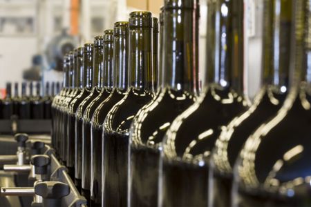 Imbottigliamento vino chianti