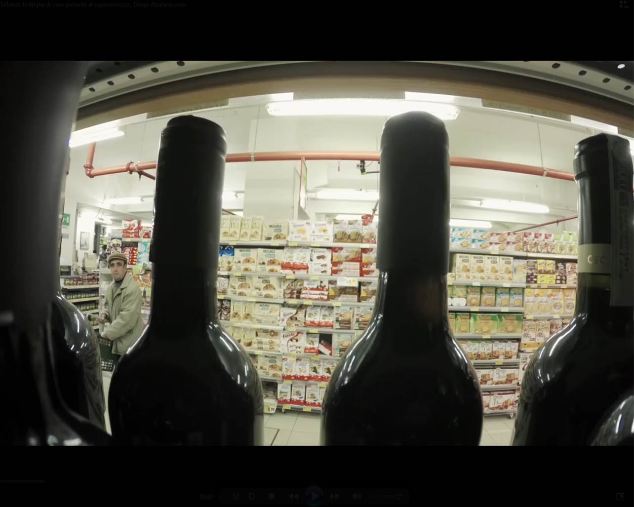 bottiglia vino parlante scherzo supermercato diego abatantuono