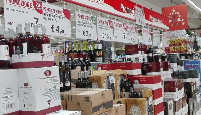 Vino al supermercato crescono Doc e spumanti. Il bio non è più una nicchia 2
