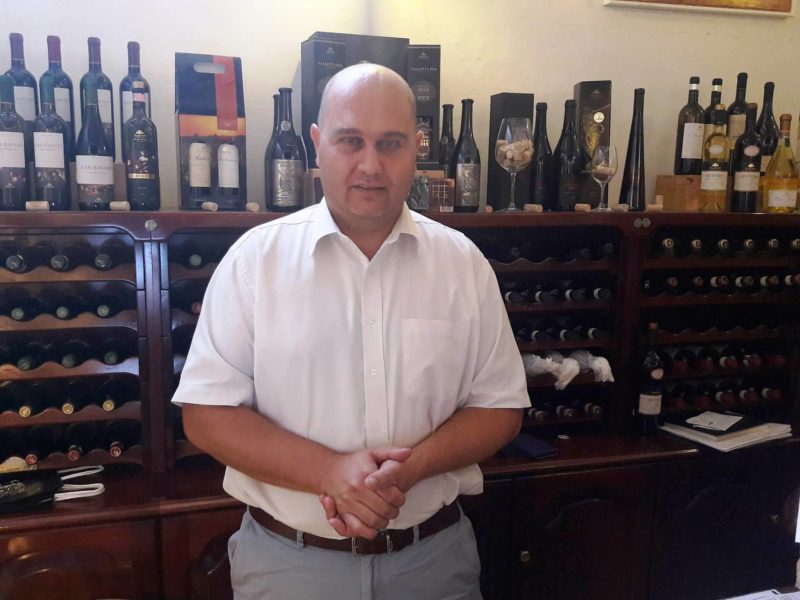 bernard muscat marsovin cassar camilleri wine specalist pr 1
