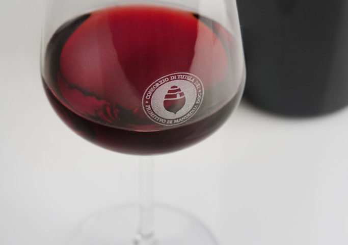 bottiglia primitivo di manduria 1 683x1024