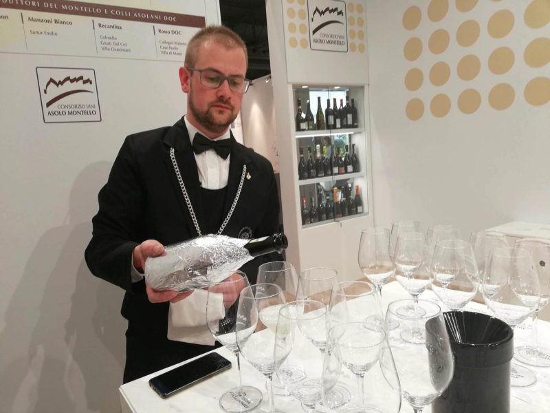 Convincono i Prosecco Col Fondo di Bele Casel Vignaioli in Asolo e Case Paolin Vignaioli di natura