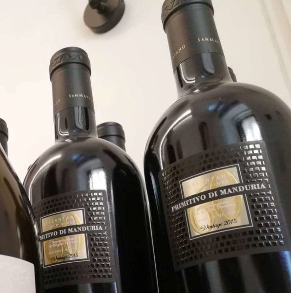 Bottiglia di vino piu leggera per lambiente No della Puglia del Primitivo cooperativo 2 1