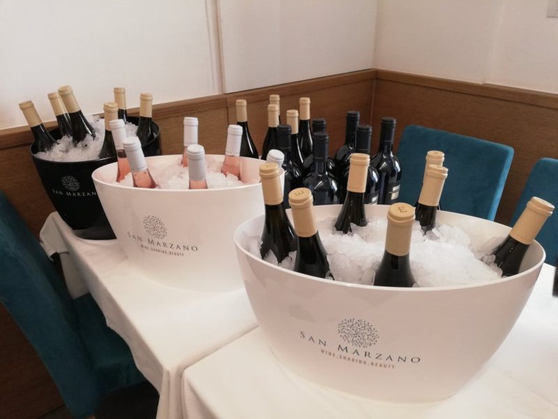 Bottiglia di vino piu leggera per lambiente No della Puglia del Primitivo cooperativo 3