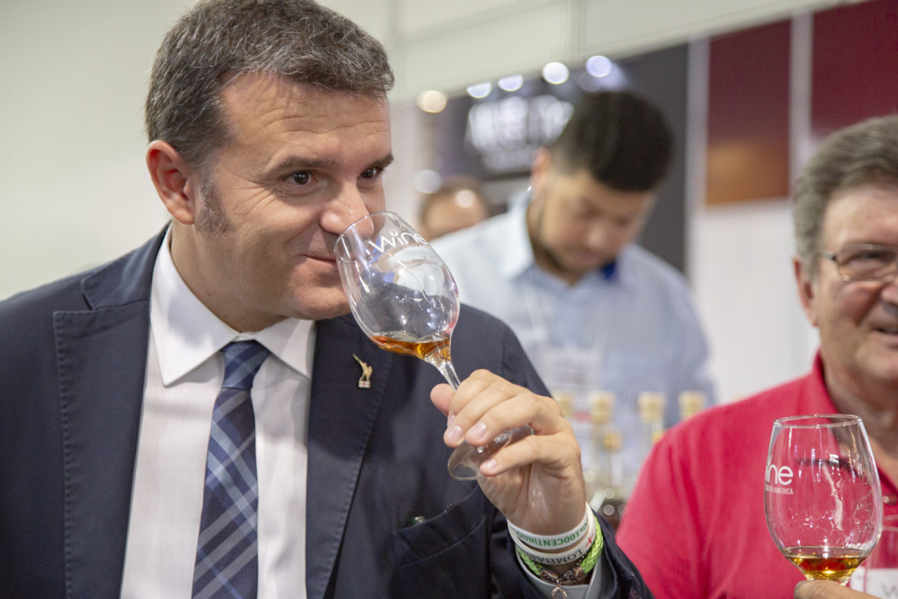 Vino naturale il ministro Centinaio a WineMag Il settore va regolamentato 2