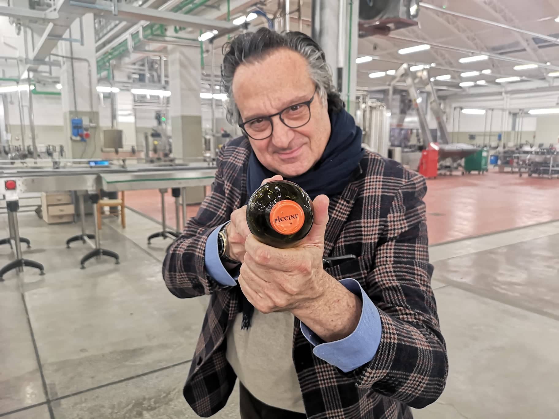 Mario Piccini Chianti Gran Selezione Deponiamo le armi il nemico è allestero