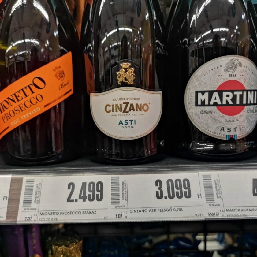 La forza di un brand italiano. LAsti Martini a 1264 euro al supermercato in Ungheria 1