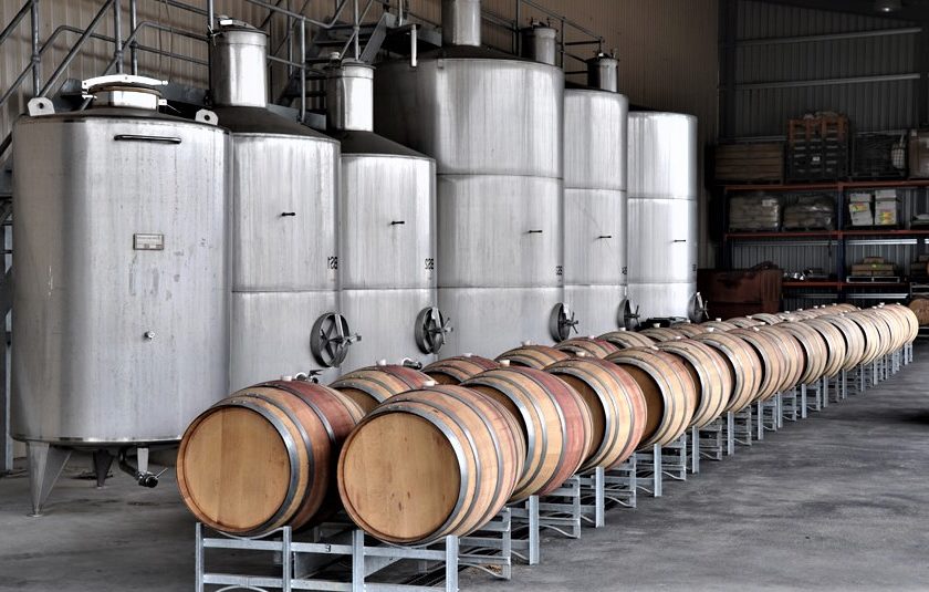 Vino contraffatto nel Lazio svelato il sistema. Indagini dellIcqrf in tutta Italia
