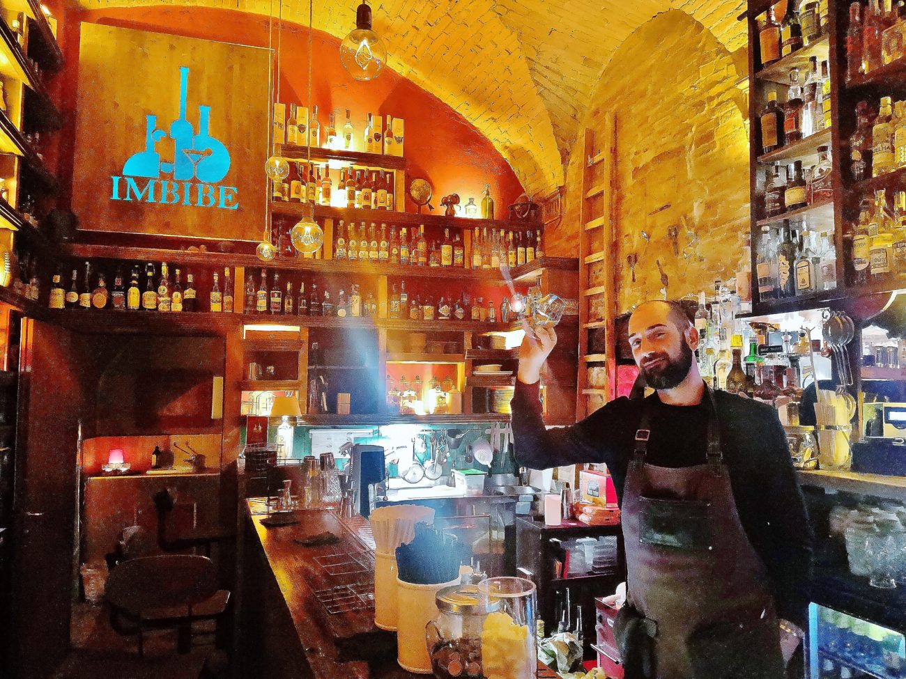 Come a Milano ma è Foligno una notte a Imbibe il coctktail bar di Leonardo Ferretti