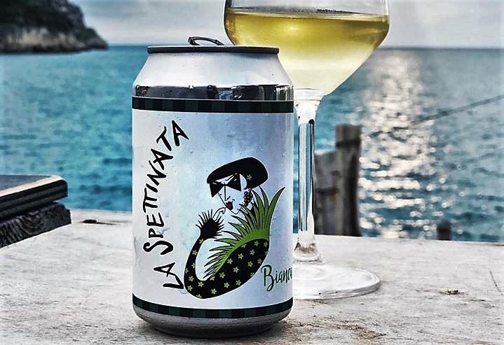 Ecco il primo vino naturale in lattina La Spettinata bianca Masseria La Cattiva