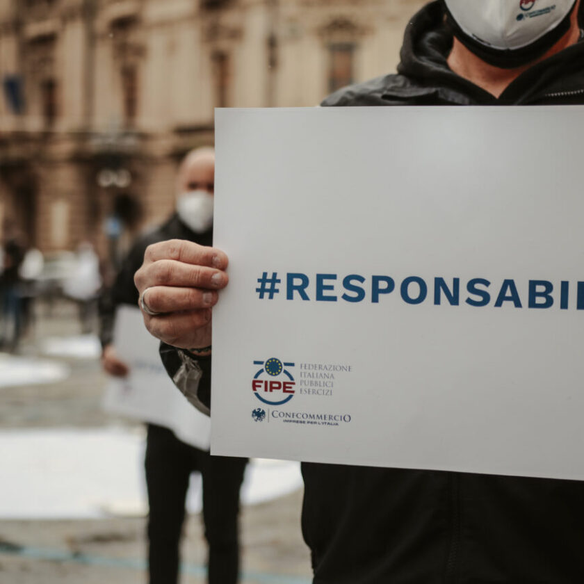 Manifestazione bar e ristoranti Fipe Bene Decreto Ristori ma aiuti arrivino subito 1