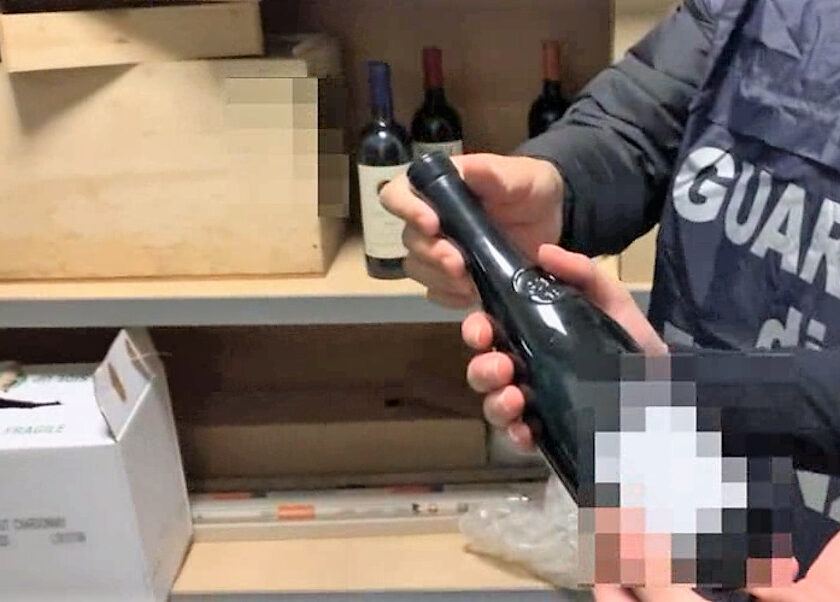 Vino Gaja Antinori Ornellaia e Masseto contraffatto sgominata la banda