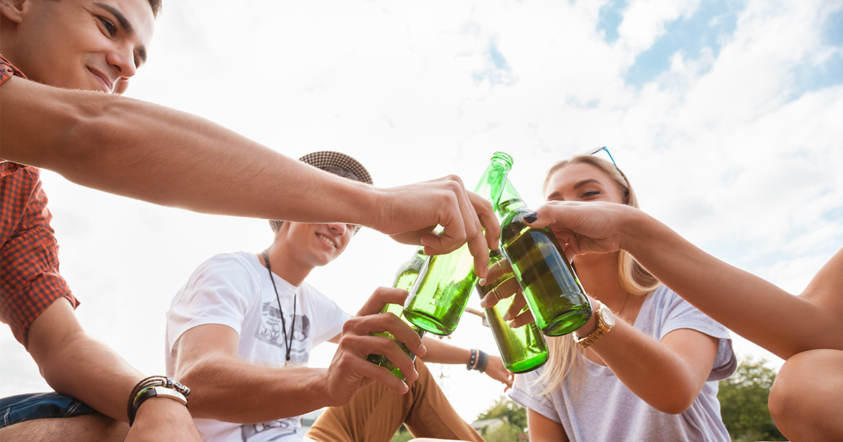 Minori e bevande alcoliche: solo un commerciante su due verifica età acquirente ricerca Moige