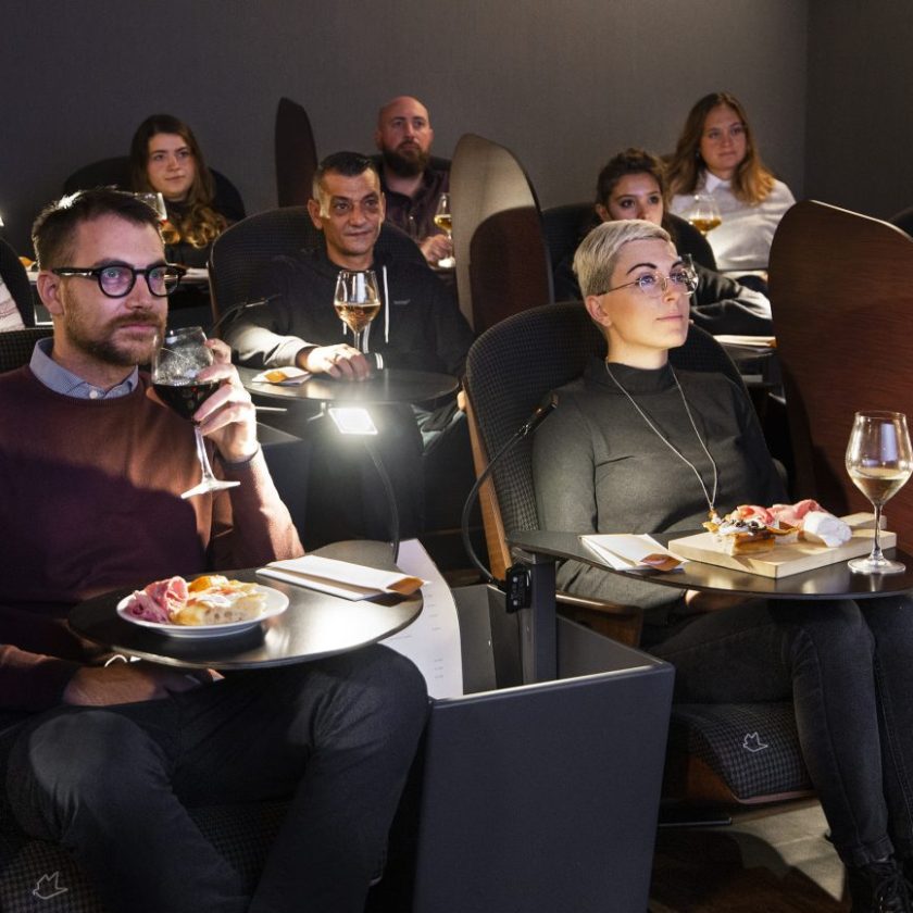 Sala Nobel riapre la prima sala cinema ristorante dItalia