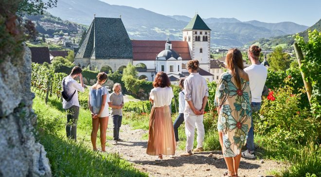Non solo vino Abbazia di Novacella Pronti ad accogliere gli enoturisti tra arte e cultura Kloster Neustift