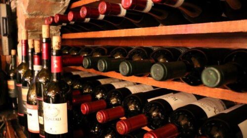 Export vino italiano, 8 miliardi di euro nel 2022. Francia è ancora lontana
