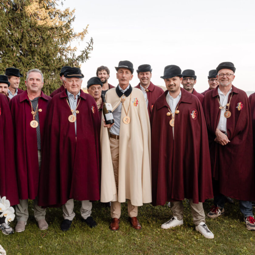 Confraternita di Valdobbiadene la Bottiglia 2023 e firmata da Andreola 2