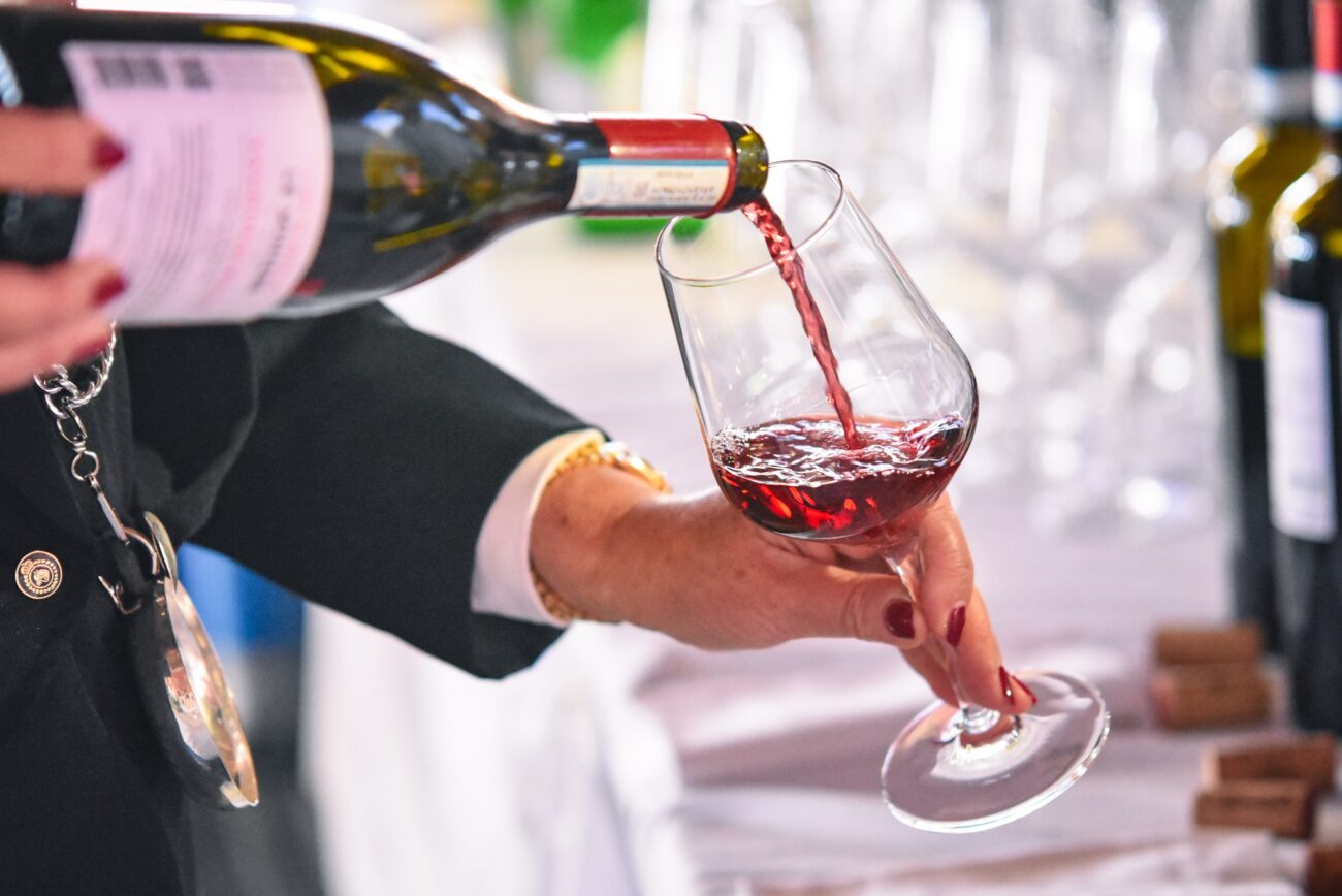 L'Italia annega record stock vino italiano invenduto in cantina