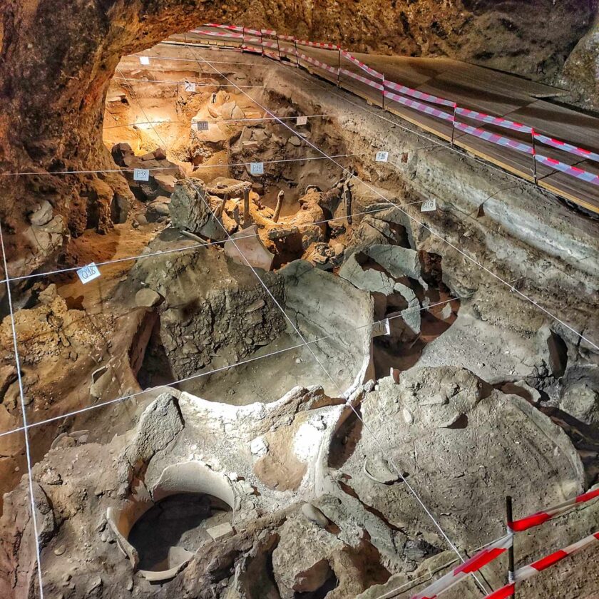 cantina piu antica del mondo in Armenia complesso grotte Areni Cave 1 vino armeno anfore