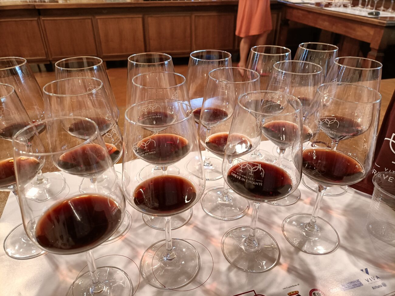 Associazione Viticoltori Greve in Chianti: Classico e... attuale. Una degustazione per raccontare le differenti sottozone e la capacità di invecchiamento del Gallo Nero: un comune, quattro uga e otto sottozone Associazione Viticoltori Greve in Chianti: Classico e... attuale. Una degustazione per raccontare le differenti sottozone e la capacità di invecchiamento del Gallo Nero: un comune, quattro uga e otto sottozone