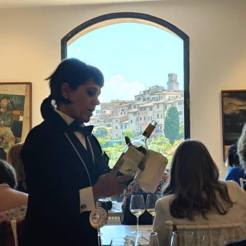 migliori-vernaccia-di-san-gimignano-2024-e-riserva-2023-2022-2021-2020-ANTEPRIMA-REGINA-RIBELLE-2025-3.jpg
