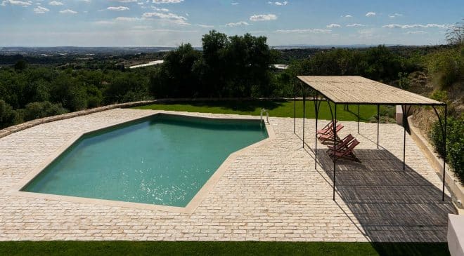 Casa Grande piscina Chaza ospitalità secondo Arianna Occhipinti nei Monti Iblei