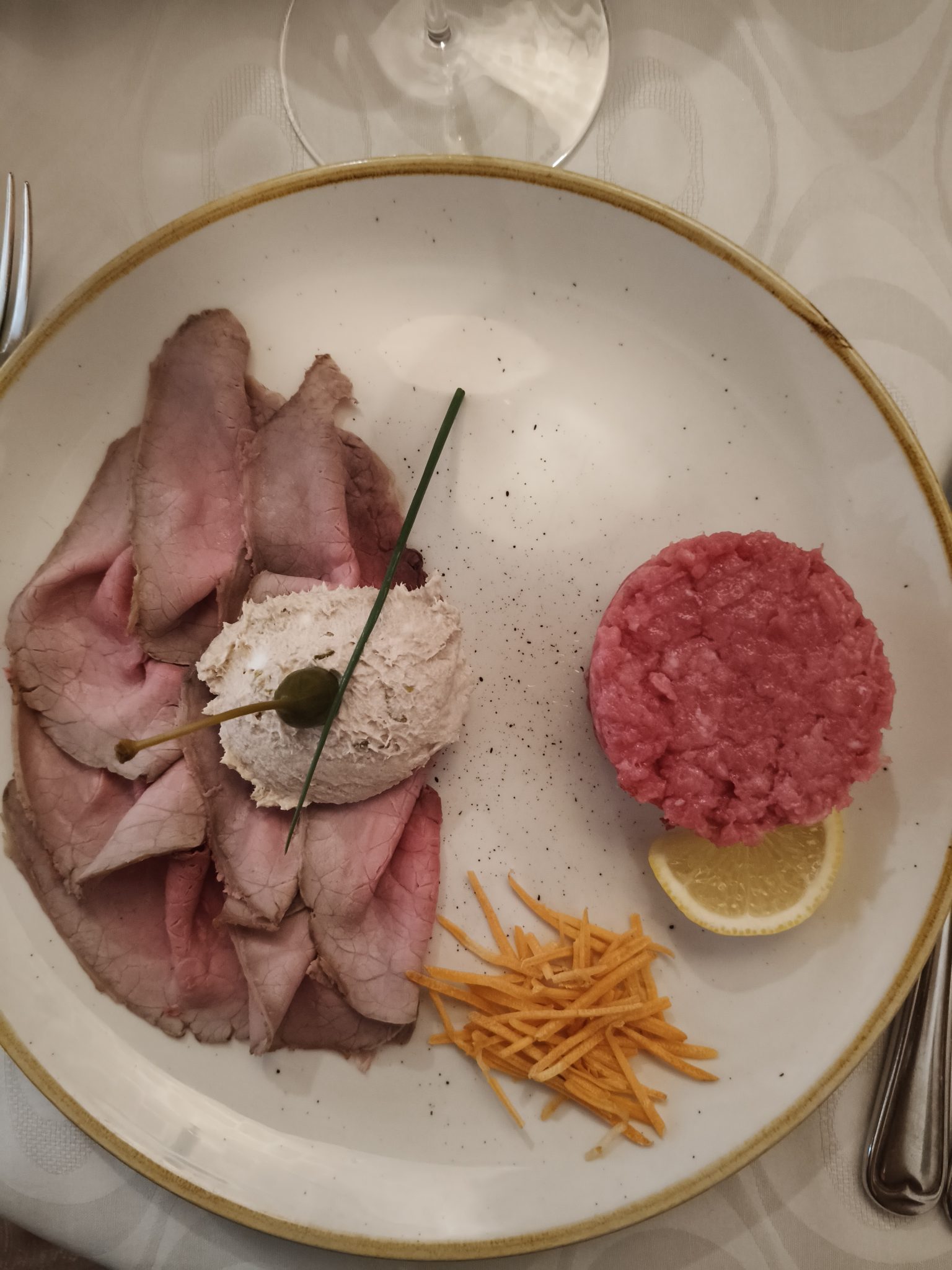 campanarò ristorante asti corso alfieri vini rossi sempre in fresco grazie a Duilio Moiso e al figlio Simone Moiso (2)