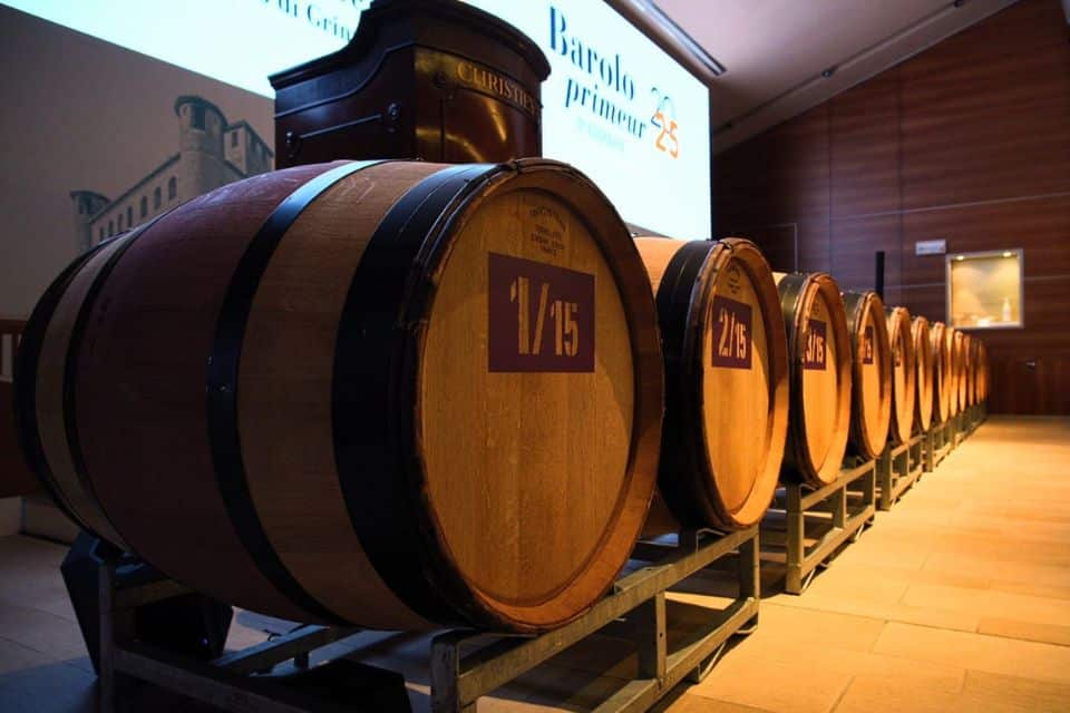 Barolo en Primeur 2025 supera il milione di euro: asta da record nelle Langhe
