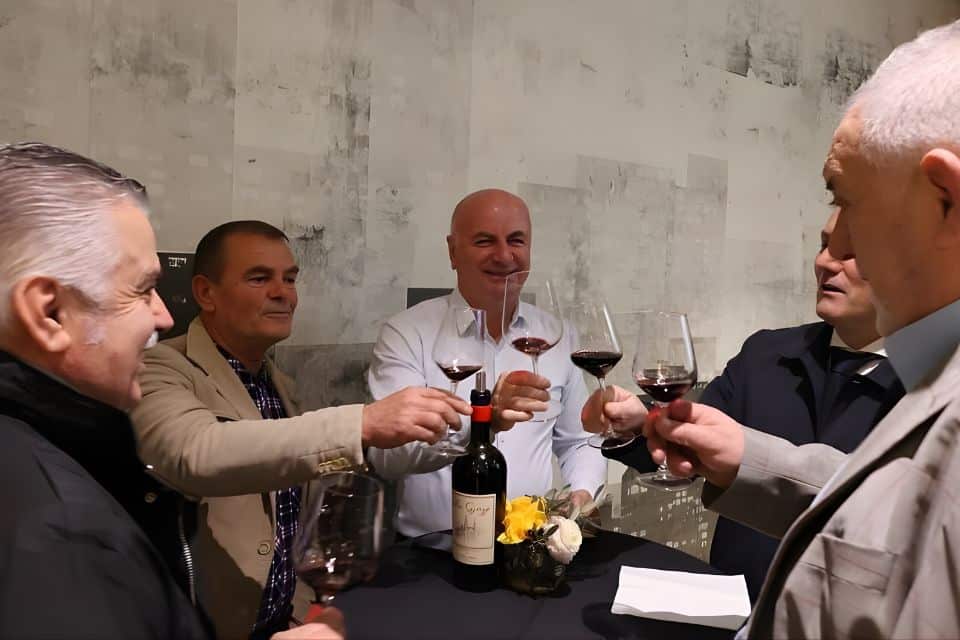 L'Associazione dei Sommelier Albanesi compie 20 anni: intervista al presidente dell'Organizata Shqiptare e Sommelierisë, Dashamir Elezi
