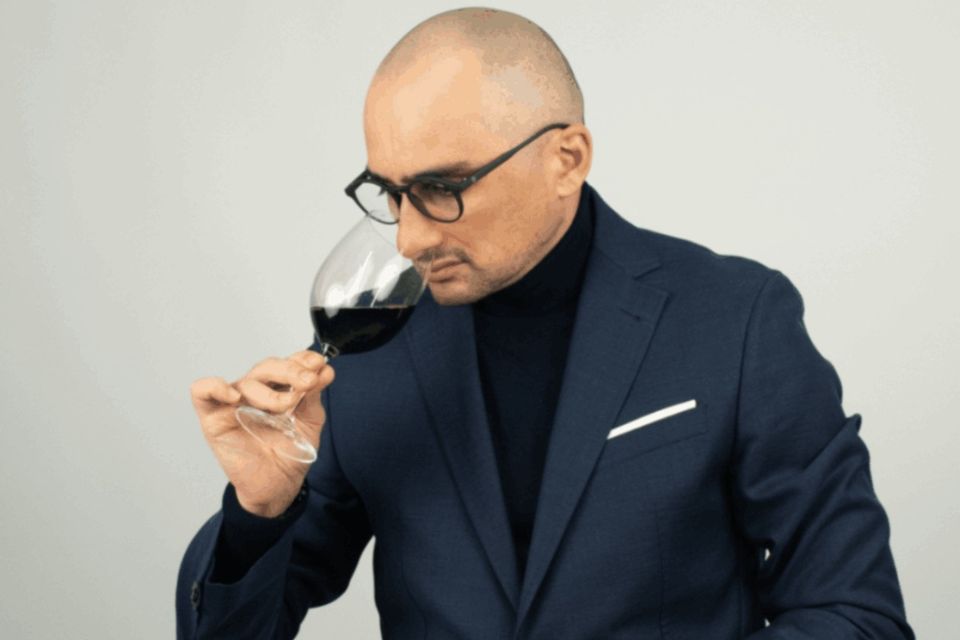 Vladimer Kublashvili enologo winemaker Winery Khareba sul nuovo approccio dei vini macerati in qvevri in Georgia