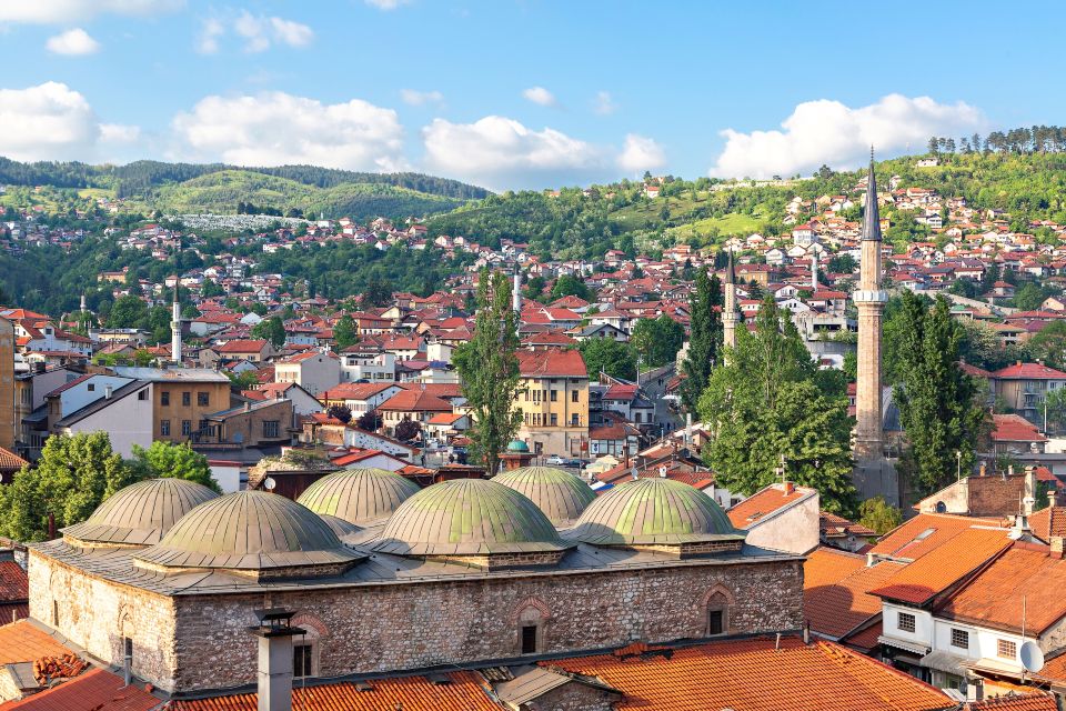 Sarajevo tra cultura, festival e natura la capitale bosniaca punta sul city break estivo