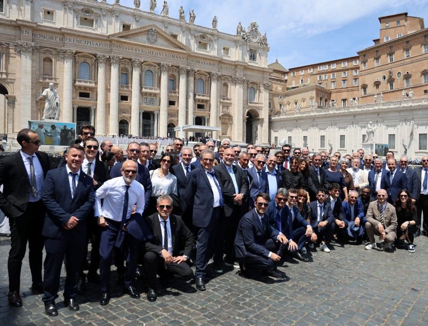 Assoenologi in udienza da Papa Leone XIV. Cotarella «Affidato alle sue preghiere il mondo del vino italiano»