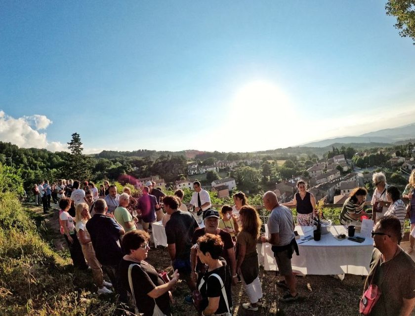 Bianco di sera su tramonto rosé a Campiglia d’Orcia degustazione dedicata ai vini bianchi e rosati dell’Orcia