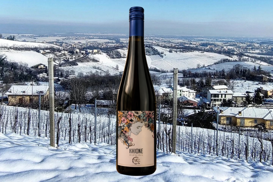 Il Riesling italico Khione 2024 di Colle del Bricco, medaglia d'oro a Grow du Monde 2026 in Repubblica Ceca