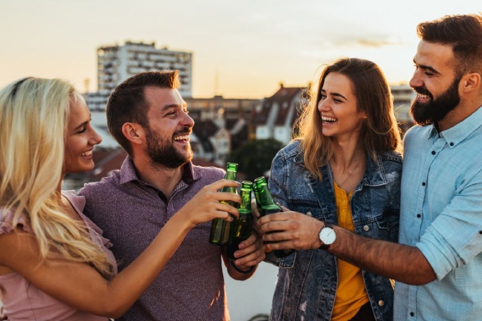 Birra italiana, filiera da oltre 10 miliardi di euro. Crescono le analcoliche e cambia il modo di consumare