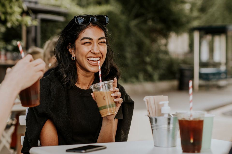 Caffè freddo, la Gen Z guida il boom estivo cresce la domanda tra locali, retail e ricette fai da te