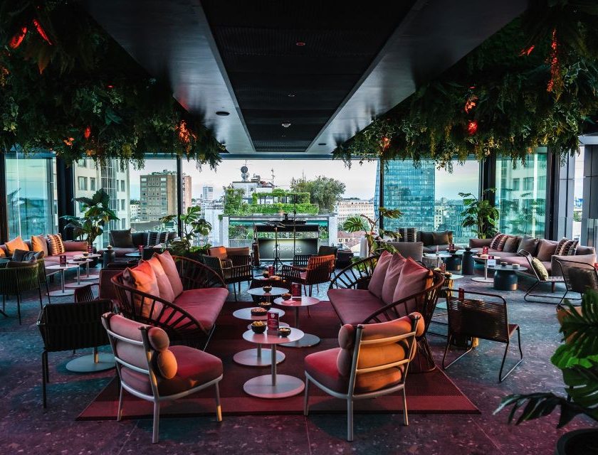 Milano, The ORGANICS SkyGarden resta aperto tutto agosto con vista su Porta Nuova
