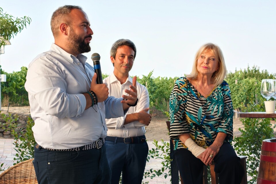 graziano nicosia, daniela scrobogna fis, Francesco Chittari president of the associazione spumanti dell etna