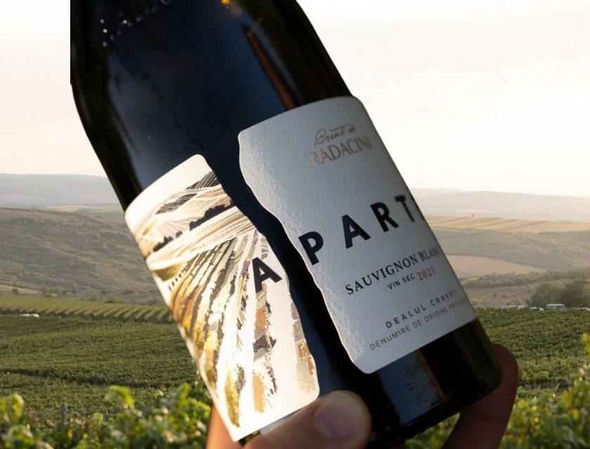 Moldova, Radacini lancia i primi vini Dop Dealul Craveț. Si tratta di Aparté Sauvignon Blanc e Aparté Chardonnay 2025. Tutti i dettagli.