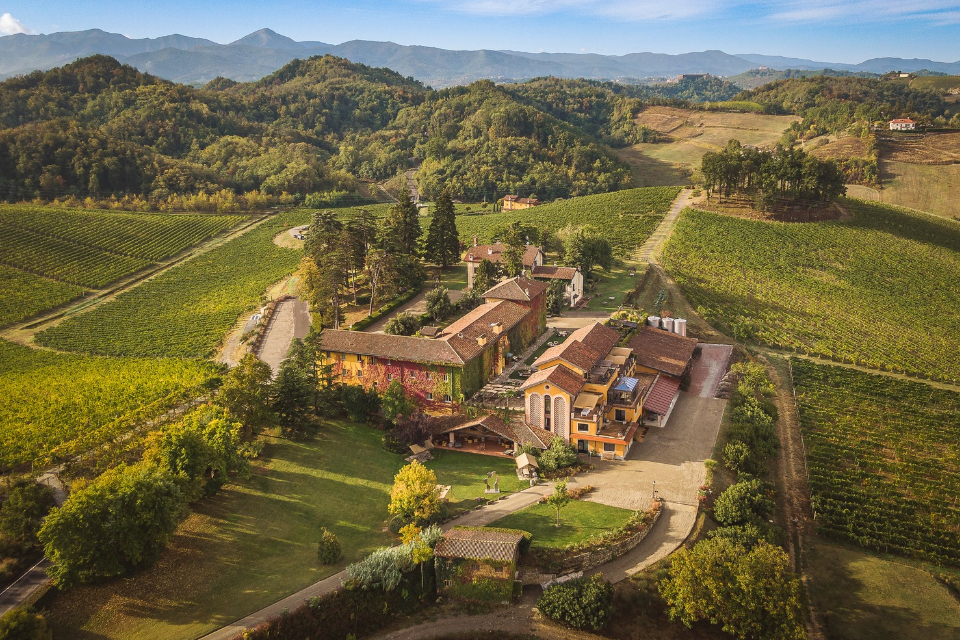 Villa Sparina, il tempo dalla parte del Gavi. La longevità della Docg piemontese tre vini e un ristorante, La Gallina, dove sperimentarla