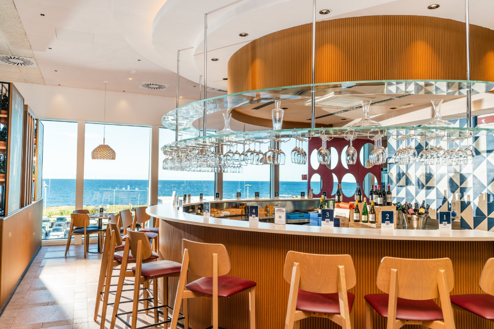 Apre Planeta Wine Bar aeroporto di Palermo Presenti anche vini cantina demeter Serra Ferdinandea. Food Prezzemolo & Vitale (4)
