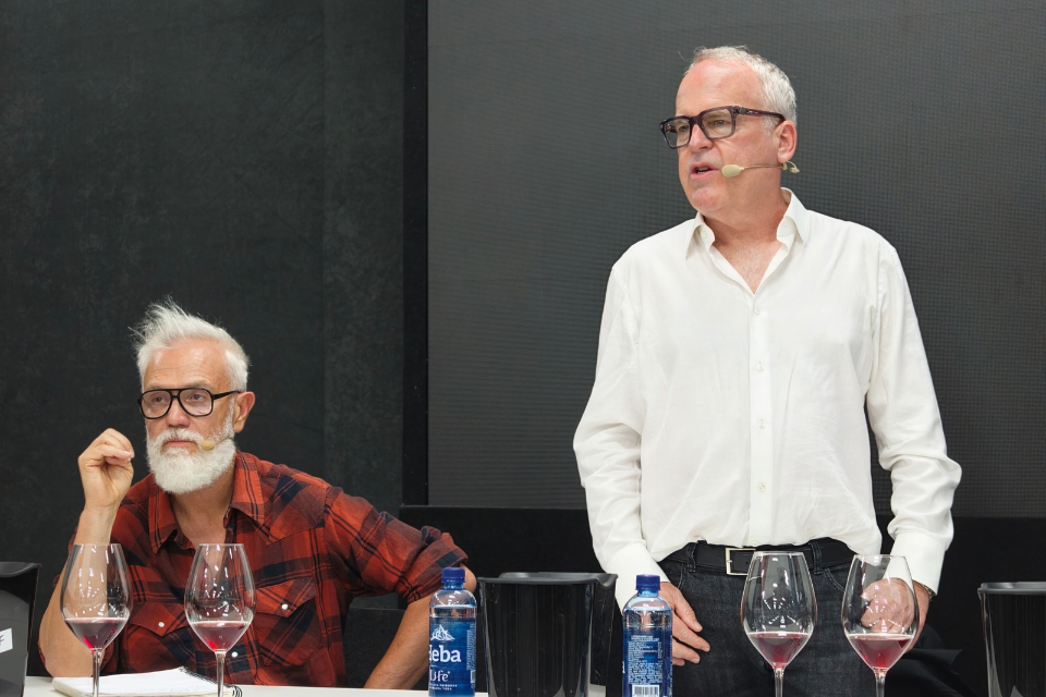 Suckling e Simonit Salviamo le vecchie vigne per fare grandi vini Masterclass Great Vineyards for Life Wine Vision by Open Balkan 2026 Belgrado pinot noir mirae vineyard martinborough (1)