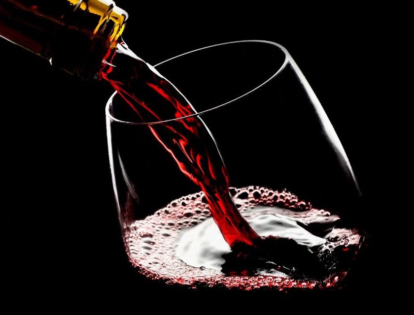 Vino rosso, Toscana sente la crisi margini in calo per 63% delle cantine indagine del Centro Studi Management DiVino di Studio Impresa