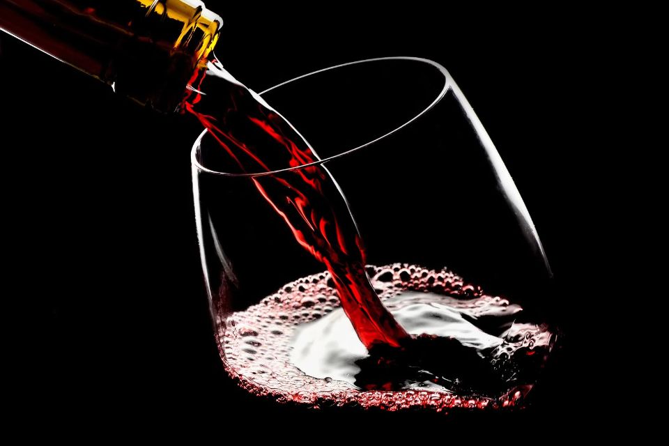 Vino rosso, Toscana sente la crisi margini in calo per 63% delle cantine indagine del Centro Studi Management DiVino di Studio Impresa