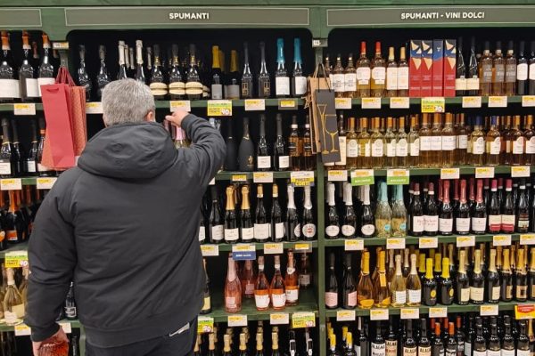 Vini più venduti al supermercato 2025 Prosecco, Lambrusco e Trebbiano
