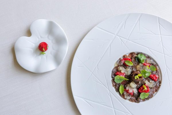 Serrae Villa Fiesole presenta il menu estivo 2026 firmato dallo chef Antonello Sardi